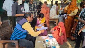 सीएमओ ने कीरतपुर पहुंचकर जाना मरीजों का हाल, दिए आवश्यक निर्देश