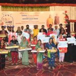 प्रधानमंत्री उज्ज्वला योजना के अन्तर्गत उपभोक्ताओं को निःशुल्क एलपीजी सिलेण्डर वितरित