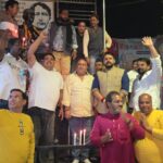 बलिदान दिवस पर युवा ब्राह्मण समाज ने चंद्रशेखर आजाद की प्रतिमा पर किए पुष्प अर्पित