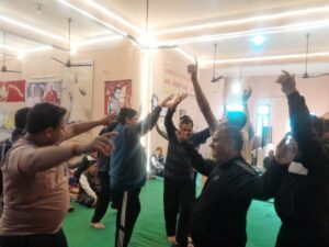 श्री गोपाल संकीर्तन मंडल में होली के रंग योग के संग