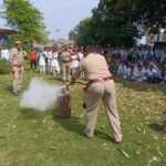 एकेपी डिग्री कॉलेज में अग्निशमन विभाग ने दिया मॉक ड्रिल का प्रशिक्षण