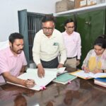 नवांगत जिलाधिकारी ने किया चार्ज ग्रहण