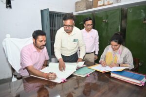 नवांगत जिलाधिकारी ने किया चार्ज ग्रहण