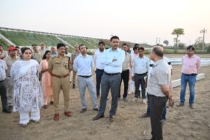 नवनिर्मित गंगा एक्सप्रेस वे के लोकार्पण कार्यक्रम के दृष्टिगत जिलाधिकारी एवं एसएसपी ने लिया तैयारियों का जायजा