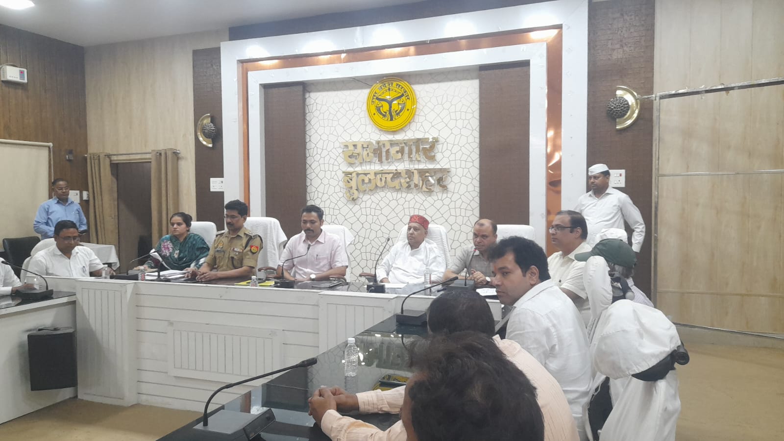 जिलाधिकारी कुमार हर्ष की अध्यक्षता में किसान वार्ता का आयोजन