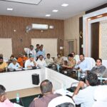 जिलाधिकारी ने किसान दिवस पर अधिकारियों को दिए गुणवत्तापूर्ण कार्य करने के निर्देश