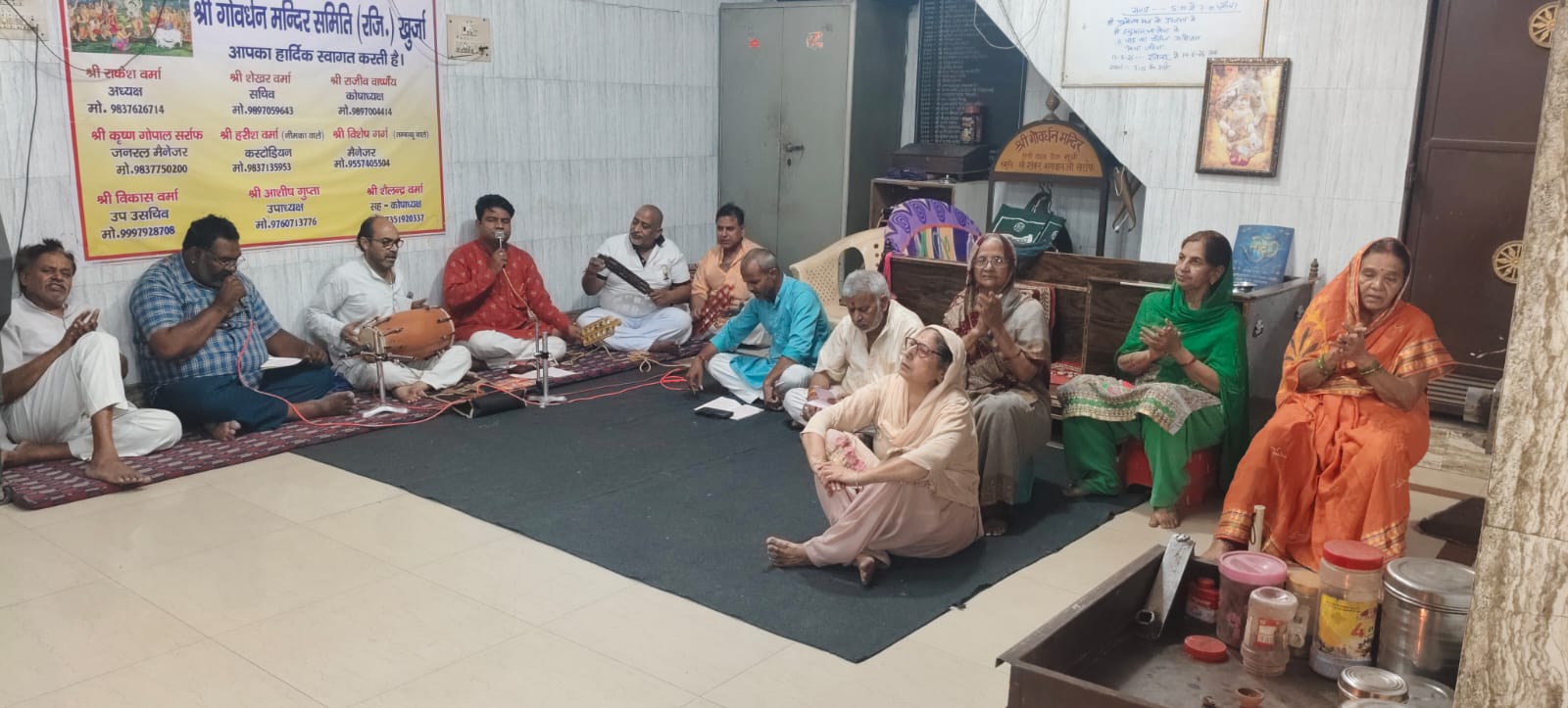 पुरुषोत्तम मास के उपलक्ष्य में श्री गोवर्धन मंदिर में चल रहा है हनुमान चालीस का पाठ
