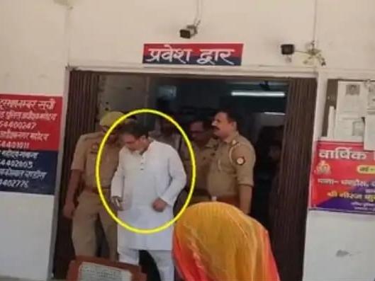 मीट कारोबारी की गिरफ्तारी के बाद प्रशासन का मीट फैक्ट्री में छापा