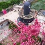 डीएम एवं एसएसपी ने की शिवालयों व कांवडियों पर की पुष्पवर्षा