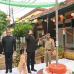 कलेक्ट्रेट परिसर में स्वतंत्रता दिवस पर जिलाधिकारी ने किया ध्वजारोहण