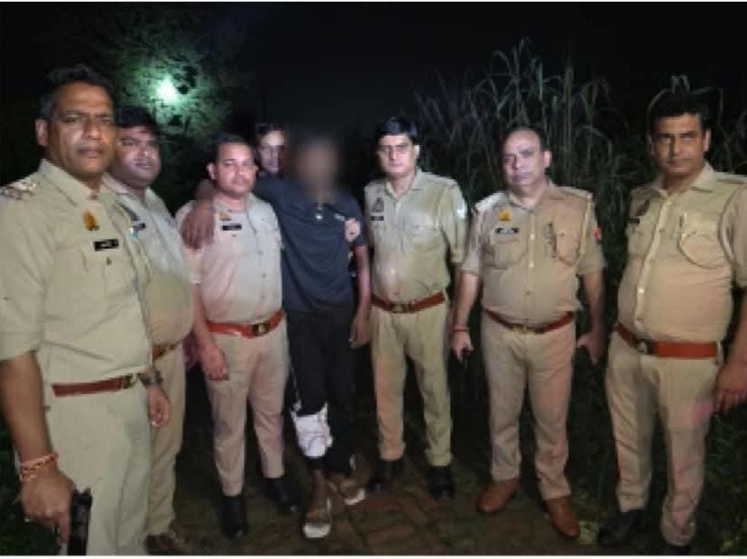 पुलिस व 17 मुकदमों का वांछित कुख्यात बदमाश के बीच मुठभेड