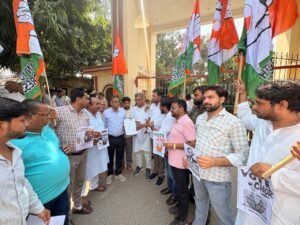 वोट चोरी और SIR के मुद्दे पर यूथ कांग्रेस ने राष्ट्रपति के नाम सौंपा ज्ञापन