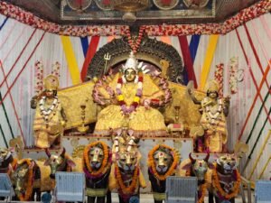 मातारानी को लगाया गया चीनी का भोग