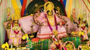 नवरात्रि के तीसरे दिन की गई मां चंद्रघंटा की पूजा उपासना